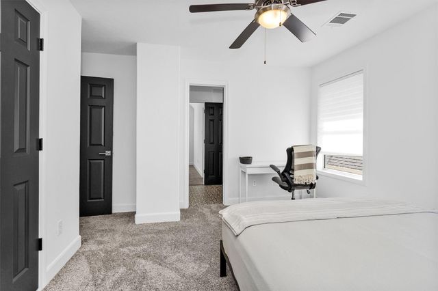 111 Edgewood Drive, Montgomery, TX 77356