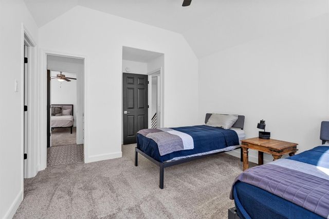 111 Edgewood Drive, Montgomery, TX 77356