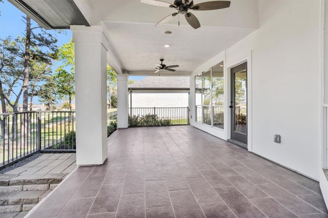 111 Edgewood Drive, Montgomery, TX 77356