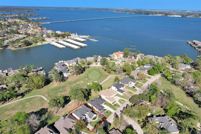 111 Edgewood Drive, Montgomery, TX 77356