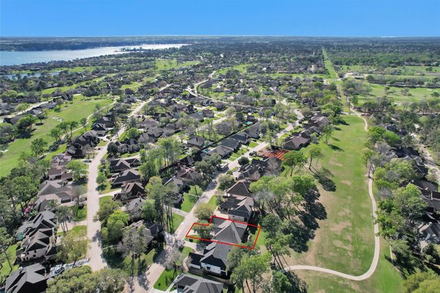 111 Edgewood Drive, Montgomery, TX 77356