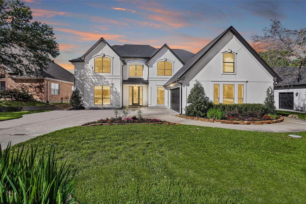 111 Edgewood Drive, Montgomery, TX 77356