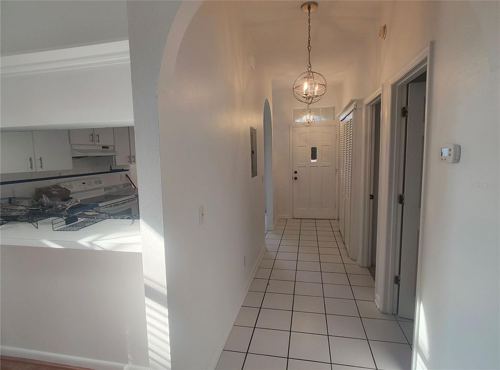 Image 11 of property listing at 2512 W TEXAS AVENUE C, Tampa, FL 33629