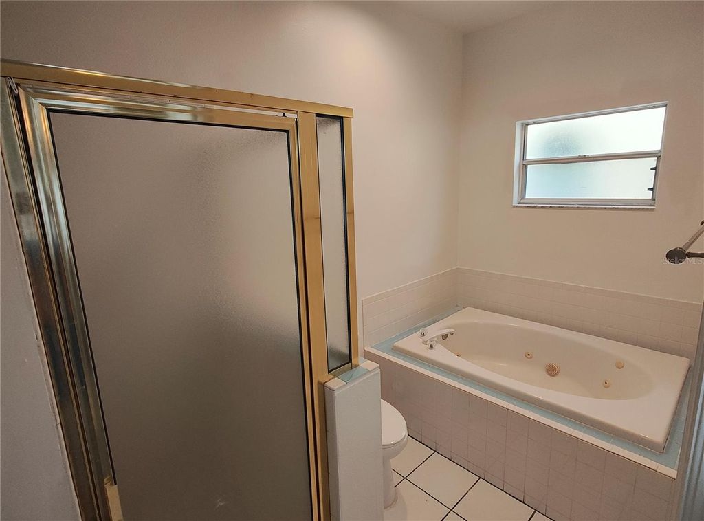 Image 16 of property listing at 2512 W TEXAS AVENUE C, Tampa, FL 33629