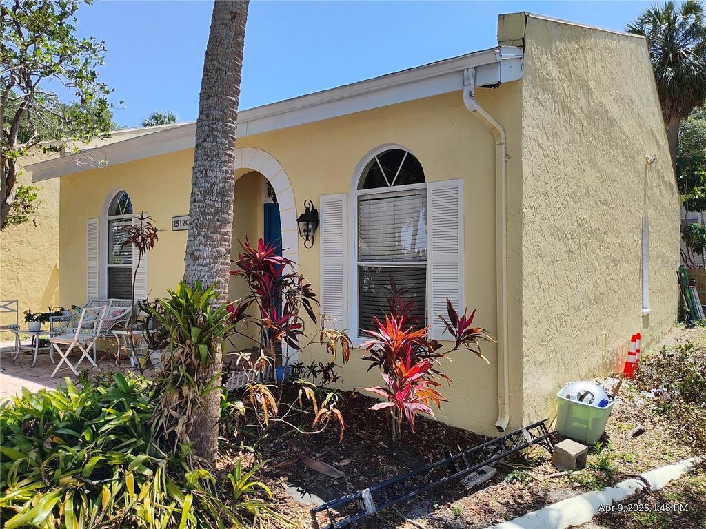 Image 3 of property listing at 2512 W TEXAS AVENUE C, Tampa, FL 33629