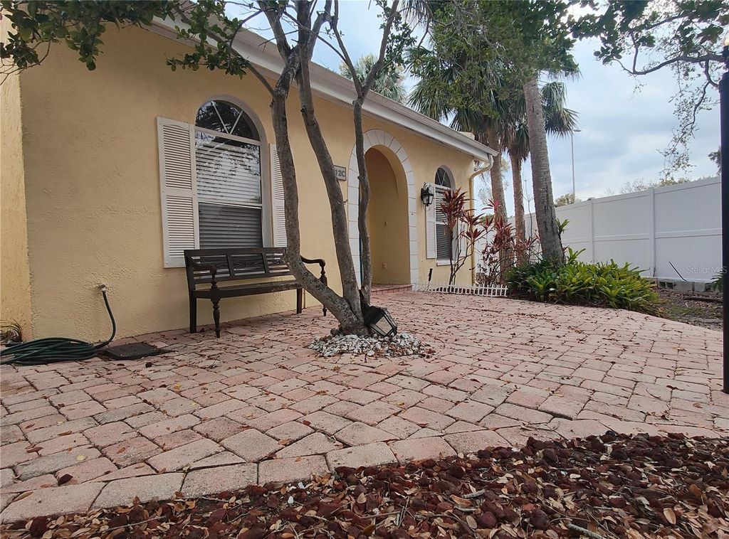 Image 31 of property listing at 2512 W TEXAS AVENUE C, Tampa, FL 33629