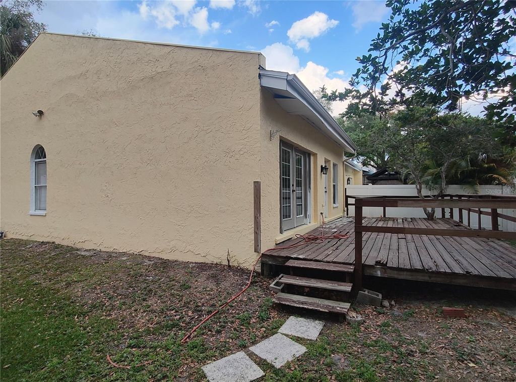 Image 36 of property listing at 2512 W TEXAS AVENUE C, Tampa, FL 33629