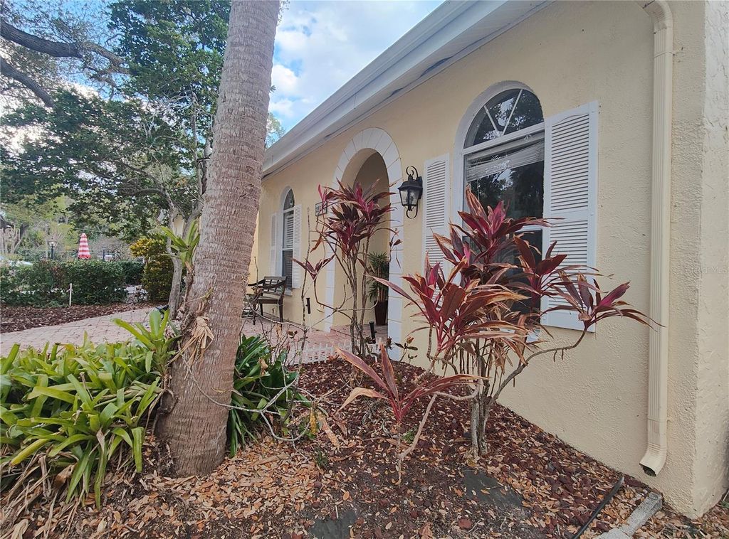 Image 39 of property listing at 2512 W TEXAS AVENUE C, Tampa, FL 33629