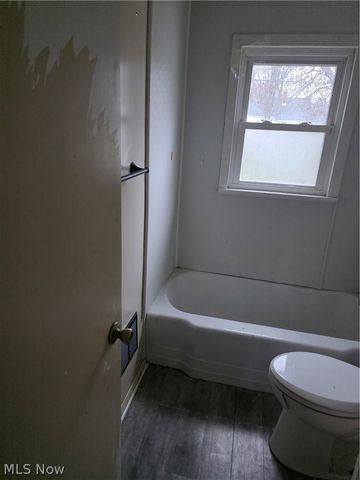 752 Laird Avenue NE, Warren, OH 44483