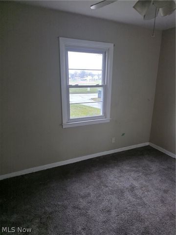 752 Laird Avenue NE, Warren, OH 44483