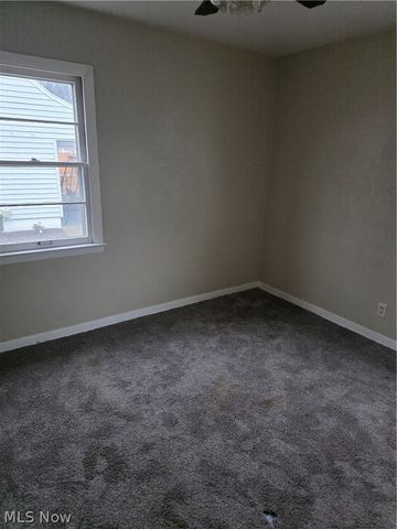 752 Laird Avenue NE, Warren, OH 44483