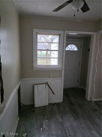 752 Laird Avenue NE, Warren, OH 44483