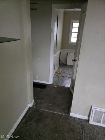 752 Laird Avenue NE, Warren, OH 44483