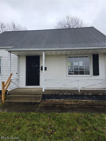 752 Laird Avenue NE, Warren, OH 44483