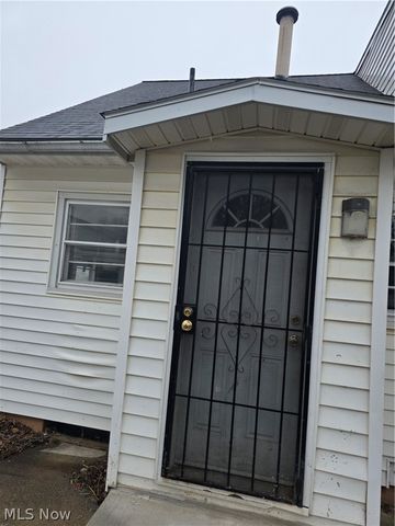 752 Laird Avenue NE, Warren, OH 44483