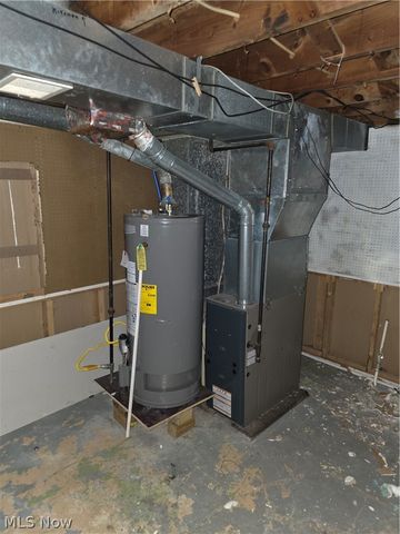 752 Laird Avenue NE, Warren, OH 44483