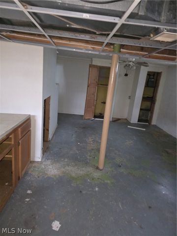 752 Laird Avenue NE, Warren, OH 44483