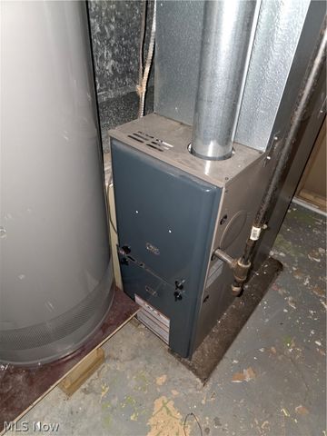 752 Laird Avenue NE, Warren, OH 44483