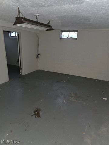 752 Laird Avenue NE, Warren, OH 44483