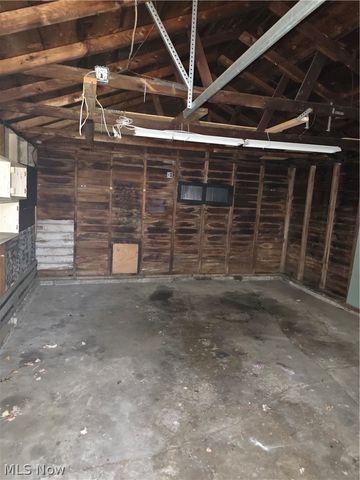 752 Laird Avenue NE, Warren, OH 44483