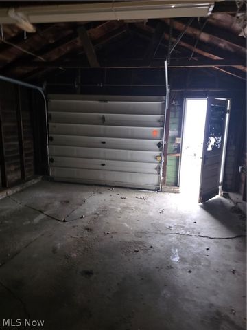 752 Laird Avenue NE, Warren, OH 44483