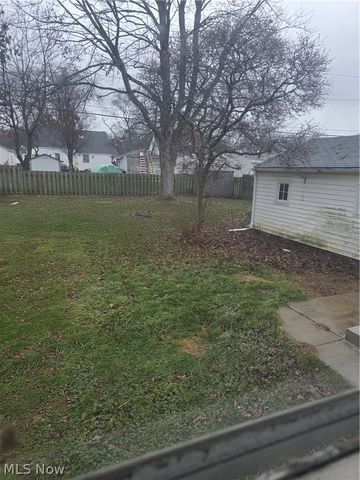 752 Laird Avenue NE, Warren, OH 44483