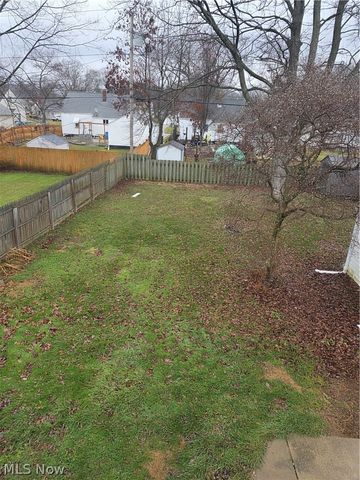 752 Laird Avenue NE, Warren, OH 44483