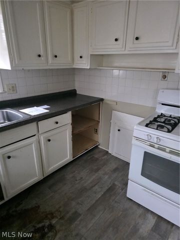 752 Laird Avenue NE, Warren, OH 44483