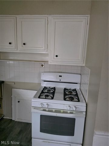 752 Laird Avenue NE, Warren, OH 44483