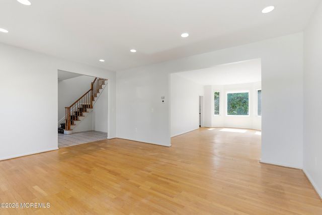 402 Twin Oaks Drive, Lakewood, NJ 08701