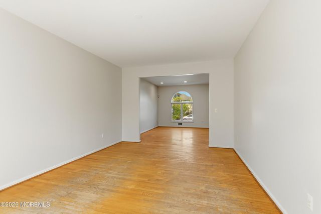 402 Twin Oaks Drive, Lakewood, NJ 08701