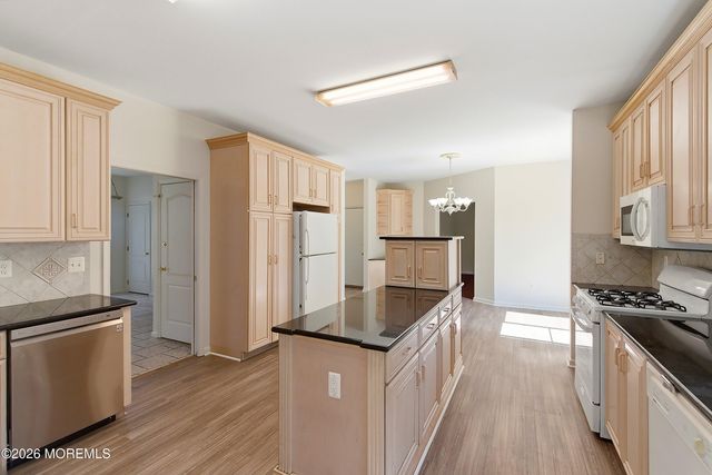 402 Twin Oaks Drive, Lakewood, NJ 08701