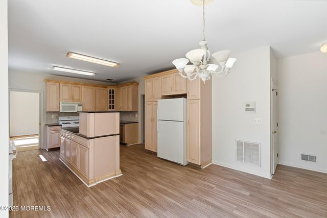 402 Twin Oaks Drive, Lakewood, NJ 08701