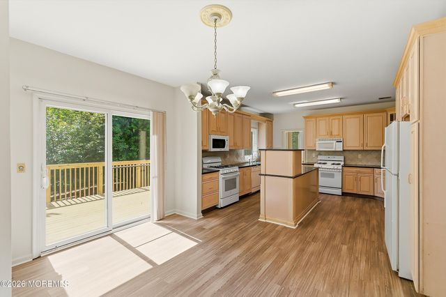 402 Twin Oaks Drive, Lakewood, NJ 08701