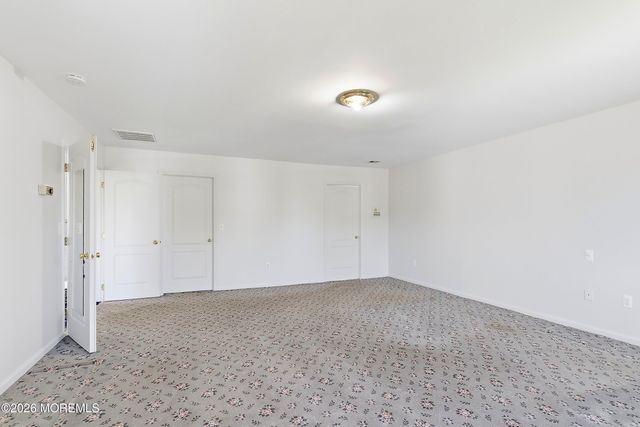 402 Twin Oaks Drive, Lakewood, NJ 08701