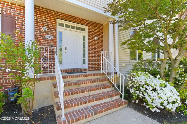 402 Twin Oaks Drive, Lakewood, NJ 08701