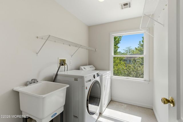 402 Twin Oaks Drive, Lakewood, NJ 08701