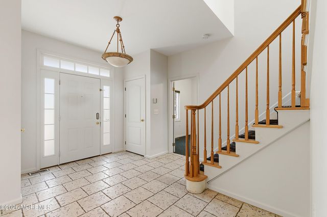402 Twin Oaks Drive, Lakewood, NJ 08701