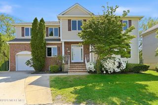 402 Twin Oaks Drive, Lakewood, NJ 08701