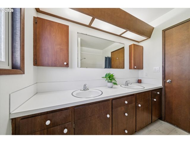 35560 Sw FOREST HILLS St, Cornelius, OR 97113