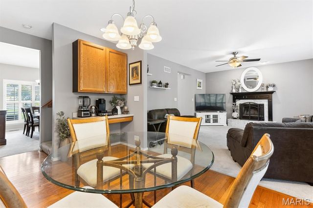 3221 Kingsridge Manor Drive, Oakville, MO 63129