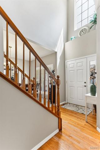 3221 Kingsridge Manor Drive, Oakville, MO 63129