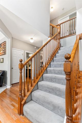 3221 Kingsridge Manor Drive, Oakville, MO 63129