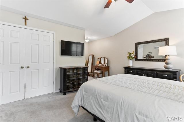 3221 Kingsridge Manor Drive, Oakville, MO 63129