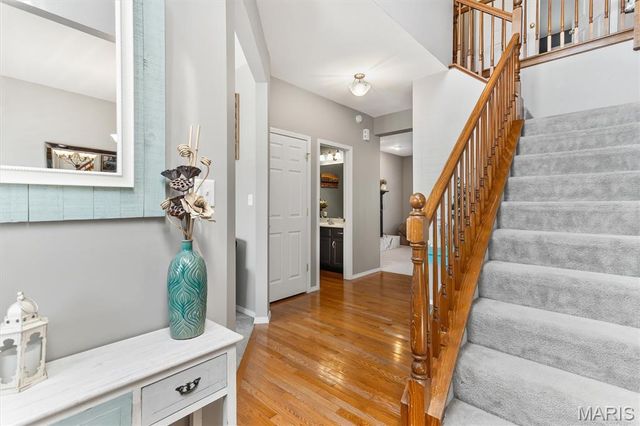 3221 Kingsridge Manor Drive, Oakville, MO 63129