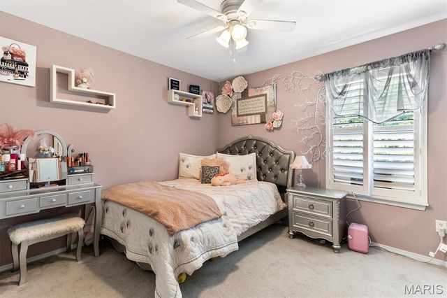 3221 Kingsridge Manor Drive, Oakville, MO 63129