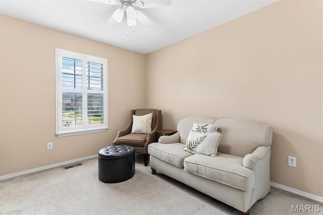 3221 Kingsridge Manor Drive, Oakville, MO 63129