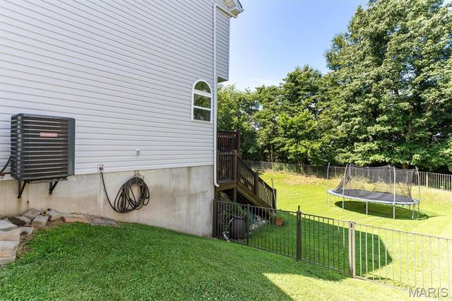 3221 Kingsridge Manor Drive, Oakville, MO 63129