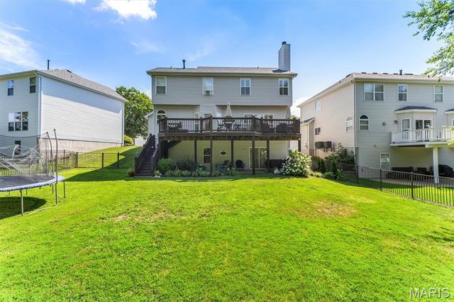 3221 Kingsridge Manor Drive, Oakville, MO 63129