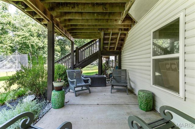 3221 Kingsridge Manor Drive, Oakville, MO 63129